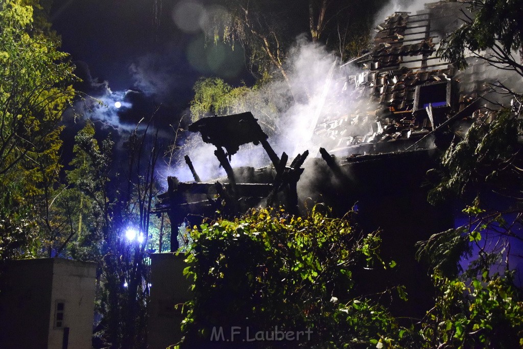 Grossfeuer Einfamilienhaus Siegburg Muehlengrabenstr P0333.JPG - Miklos Laubert